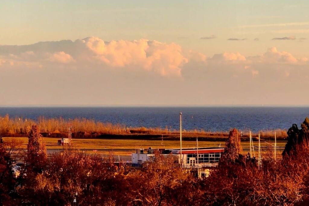 Lakeview Condo In Downtown With Free Parking. Toronto Dış mekan fotoğraf