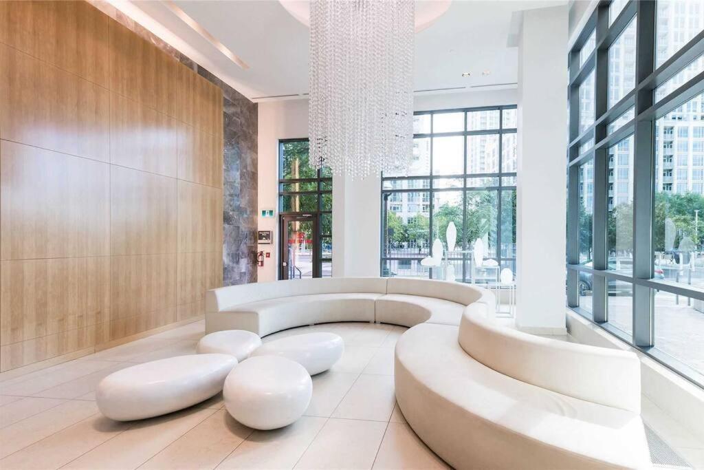 Lakeview Condo In Downtown With Free Parking. Toronto Dış mekan fotoğraf