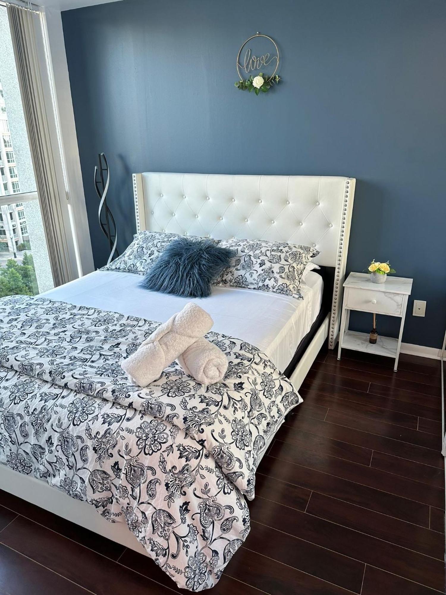 Lakeview Condo In Downtown With Free Parking. Toronto Dış mekan fotoğraf